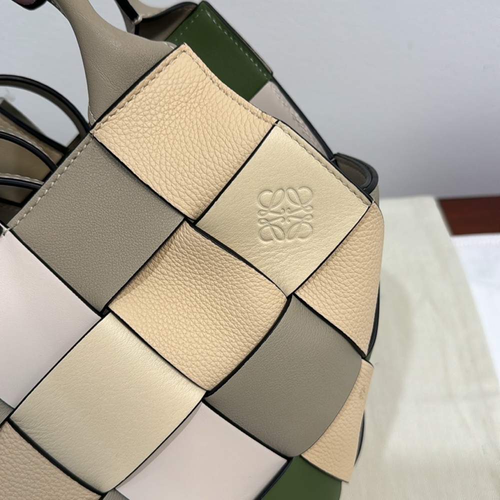 LOEWE PURSE - Picture 2 of 7